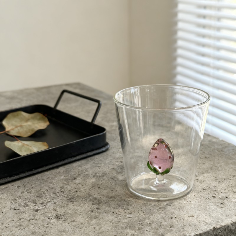 Vidrio de fresa con alto contenido de borosilicato. 